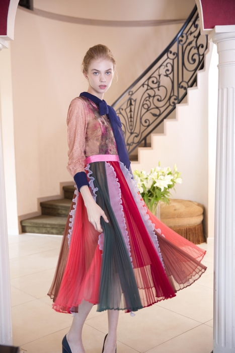 マルチミックスリボンワンピース　68,200円(税込)