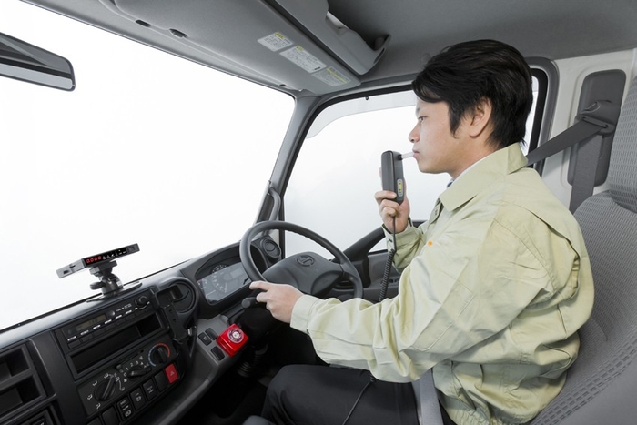 飲酒したらエンジンがかかりません!自動車搭載型のアルコール検知器「ALC-ZEROⅡ」