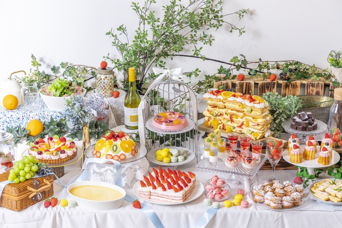 いちごづくしのスイーツビュッフェ『いちごのサマーバケーション』