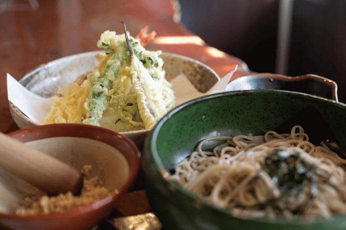 旧北国街道沿いの手打ちそば 丁子庵の天ぷらそば