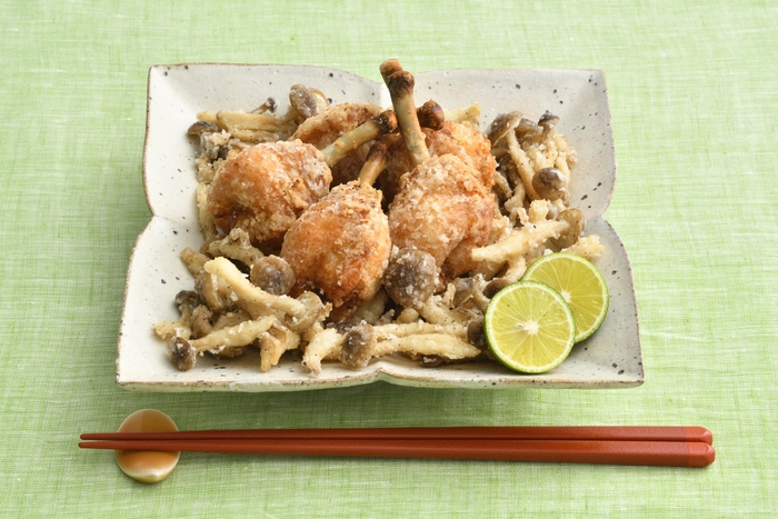 手羽先としめじの唐揚げ