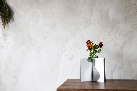 本のように開く花瓶『Flowery Tale(フラワリーテール)』 4月15日発売【特許登録申請中】