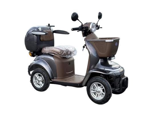 特定小型原動機付自転車「コアライトD4」を発売！ 免許返納等により移動手段にお困りの方々に応えた 高品質な次世代型モビリティ