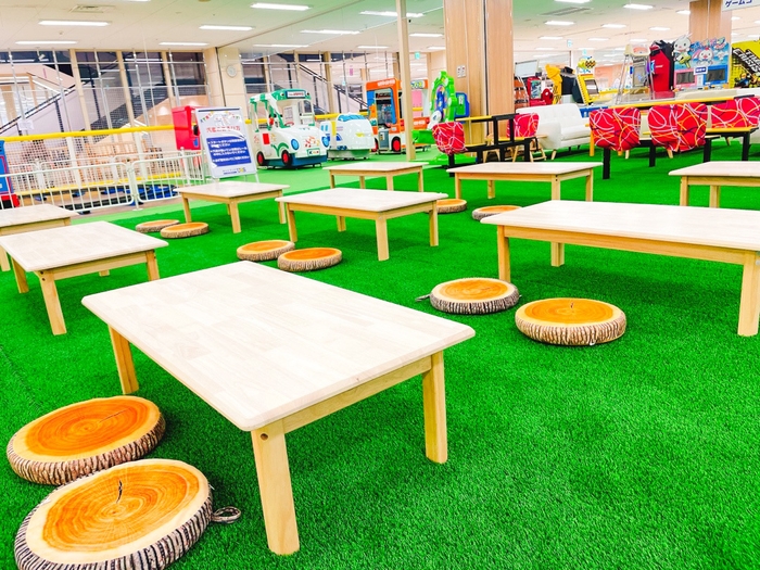 飲食持込自由のくつろぎコーナーもスペース拡大!