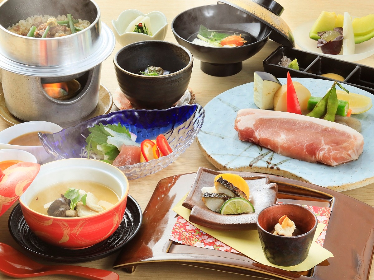 夕食 ※イメージ