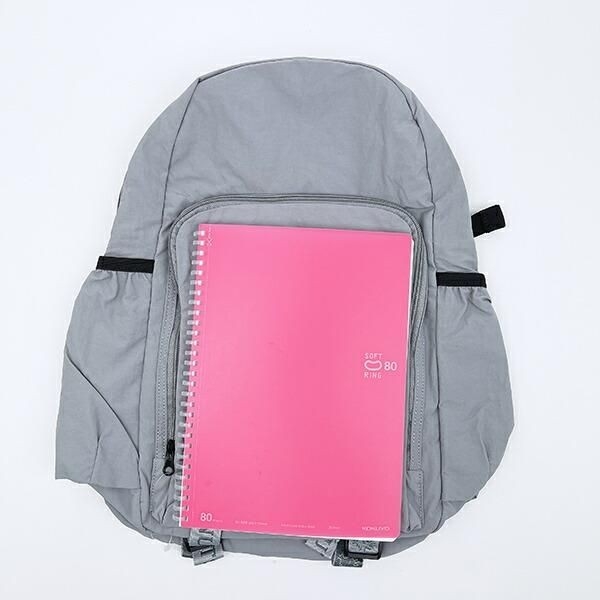 スヌーピーのシンプルで容量抜群のリュックサック