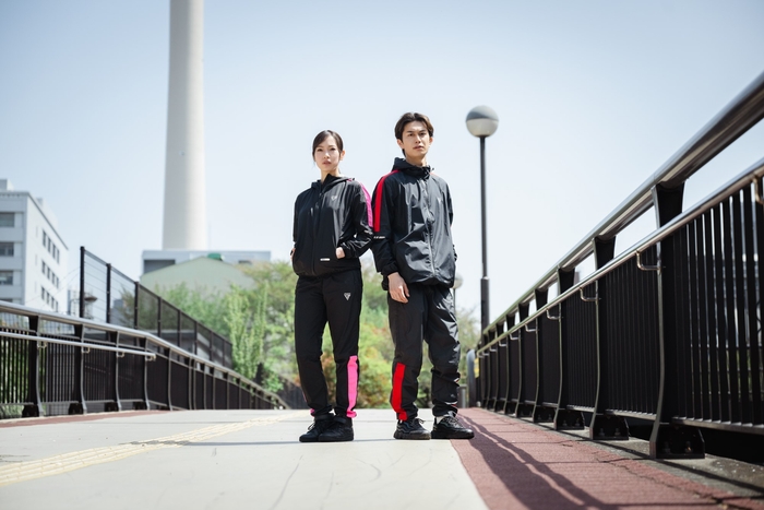 軽量で発汗に優れたRDXサウナスーツ