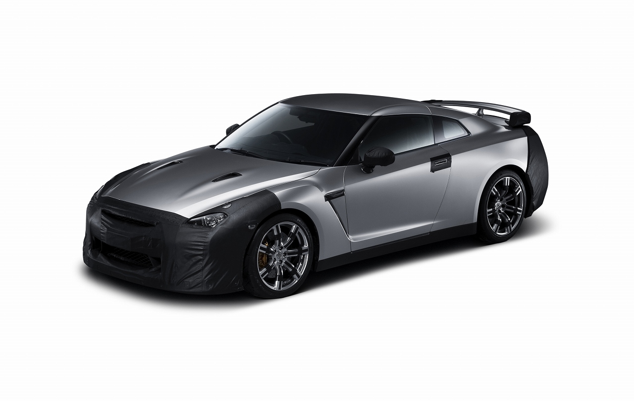Nissan GT-R(マスク装着状態)