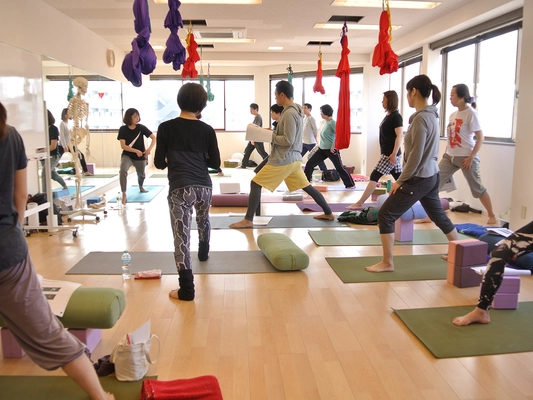 千葉でヨガインストラクターを目指す方へ ー全米ヨガアライアンス認定講座 RYT200、2025年9月開講！