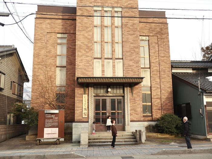 「織館」の外観