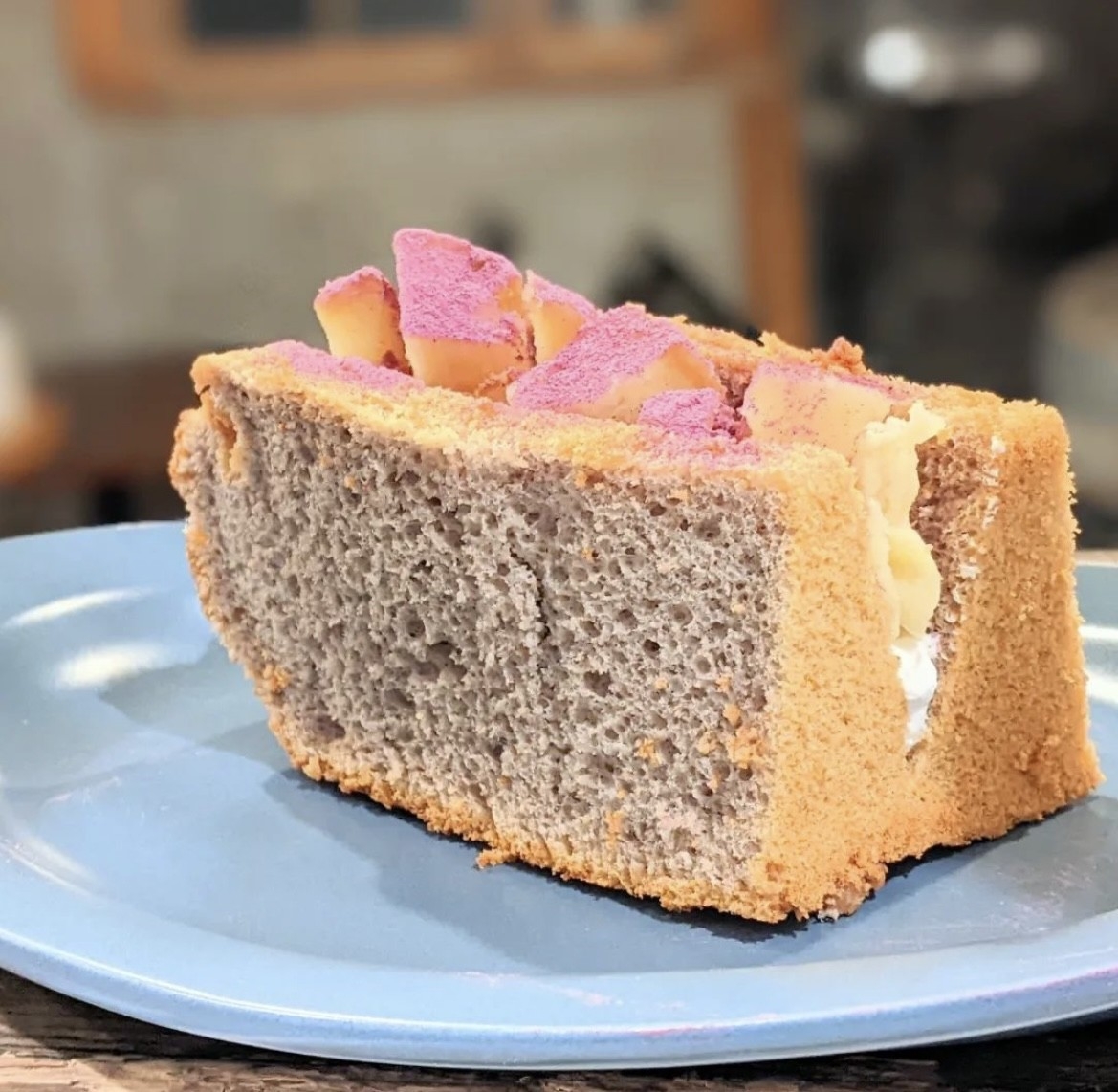 焼き芋シフォンケーキ 価格550円(税込)