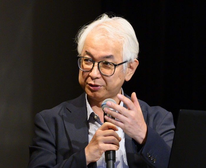 研究会主査 駒村 康平氏