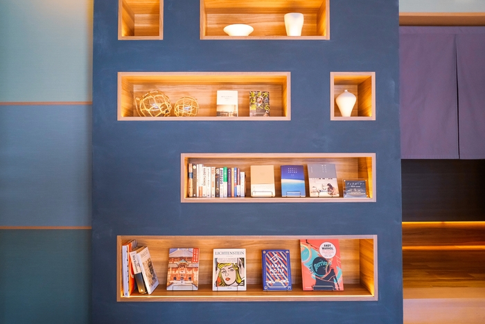 スタッフ厳選ブックコーナー