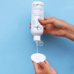 肌にうるおいを与えながらウォータープルーフメイクも落とせる 「アンブリオリス ジェントル クレンジングミルク」が 2022年1月14日に新発売