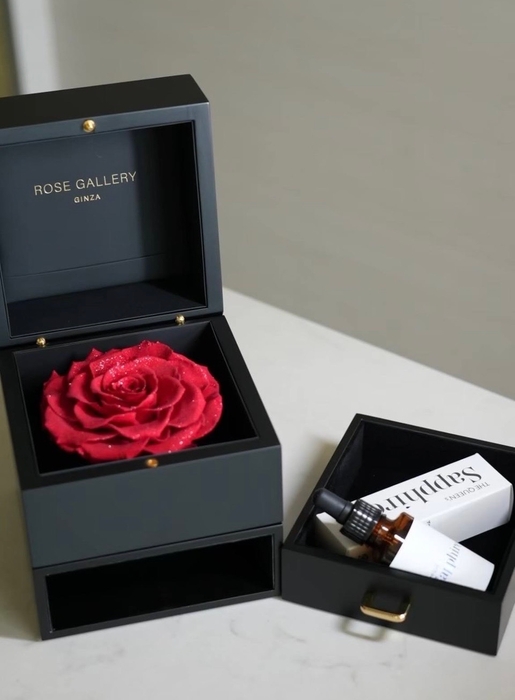 ドロワー(引き出し)に忍ばせてプレゼントもできる