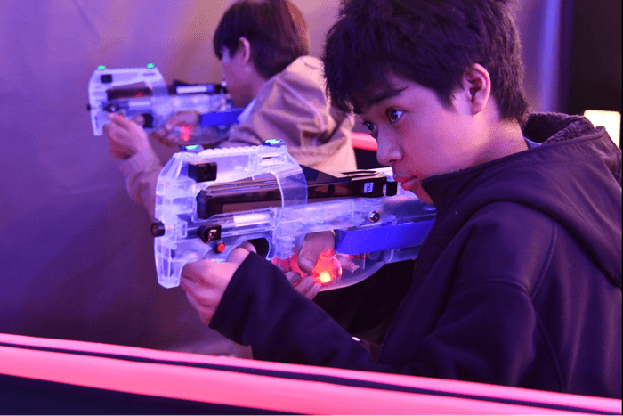 機能が詰まったリアルな光線銃!