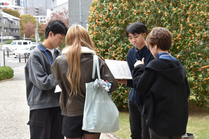 ２人で聞き取り