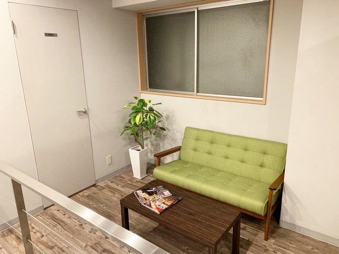 お酒買取専門店ファイブニーズ 新宿歌舞伎町店 商談スペース