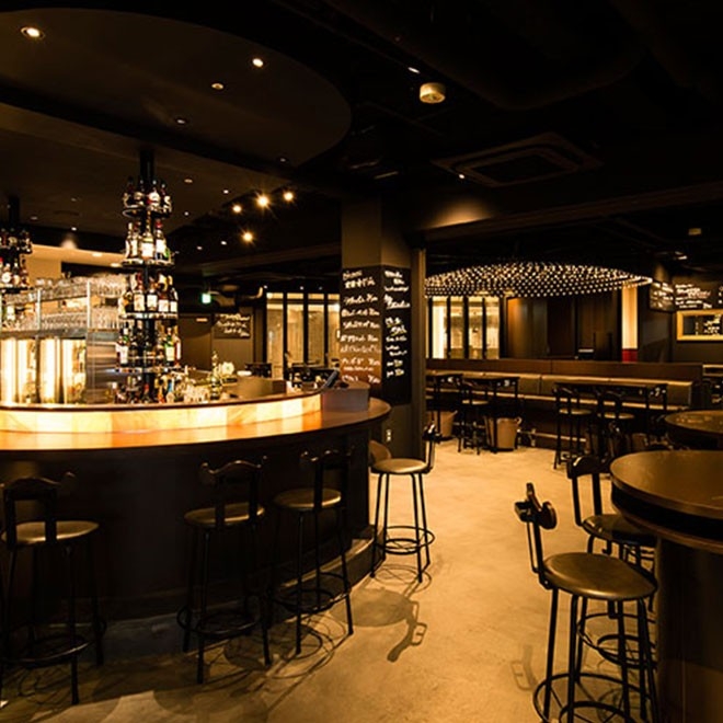 新宿三丁目のランドマーク的存在の371BAR（東京／新宿三丁目 )