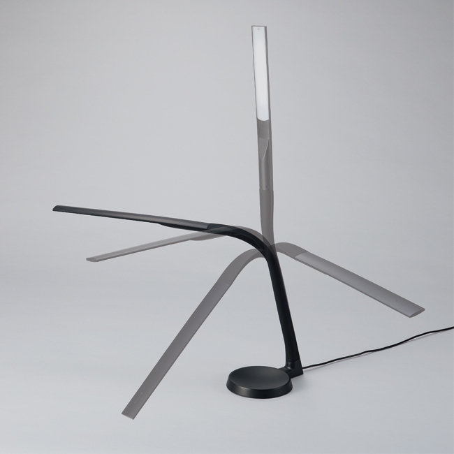 フレキシブルアームを採用