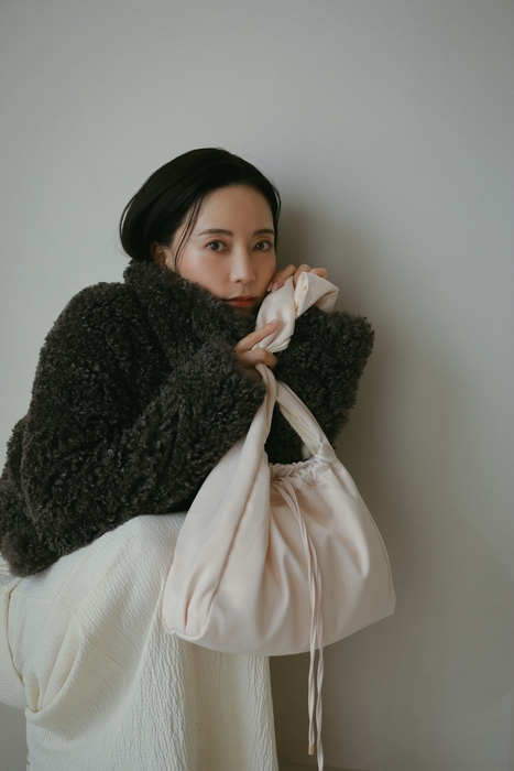 アイテム3 サテンマルチバッグ1