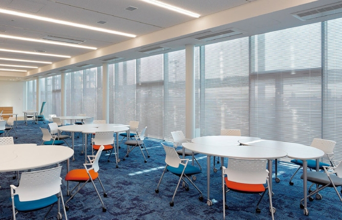 アルミブラインド:遮光性・遮熱性に優れ、メンテナンスが容易。コストパフォーマンスに優れた定番モデルです。