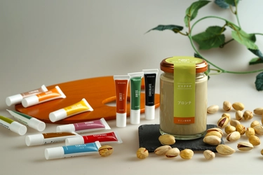 まるで“水彩絵の具の筆を洗うバケツの水の色”なのに 高級パティスリーのケーキのような複雑な味わいの ピスタチオプリンがプリン研究所 銀座店限定で12/22に発売