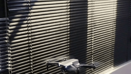 ホバリング機能「AirFlip Mini」