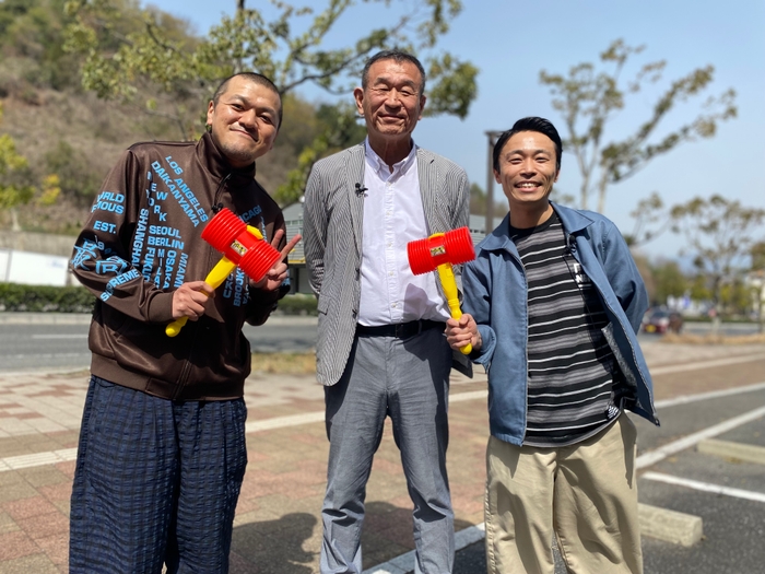 左から 竹内まなぶ・ 西田昌史さん(鮮コーポレーション会長)・石田たくみ