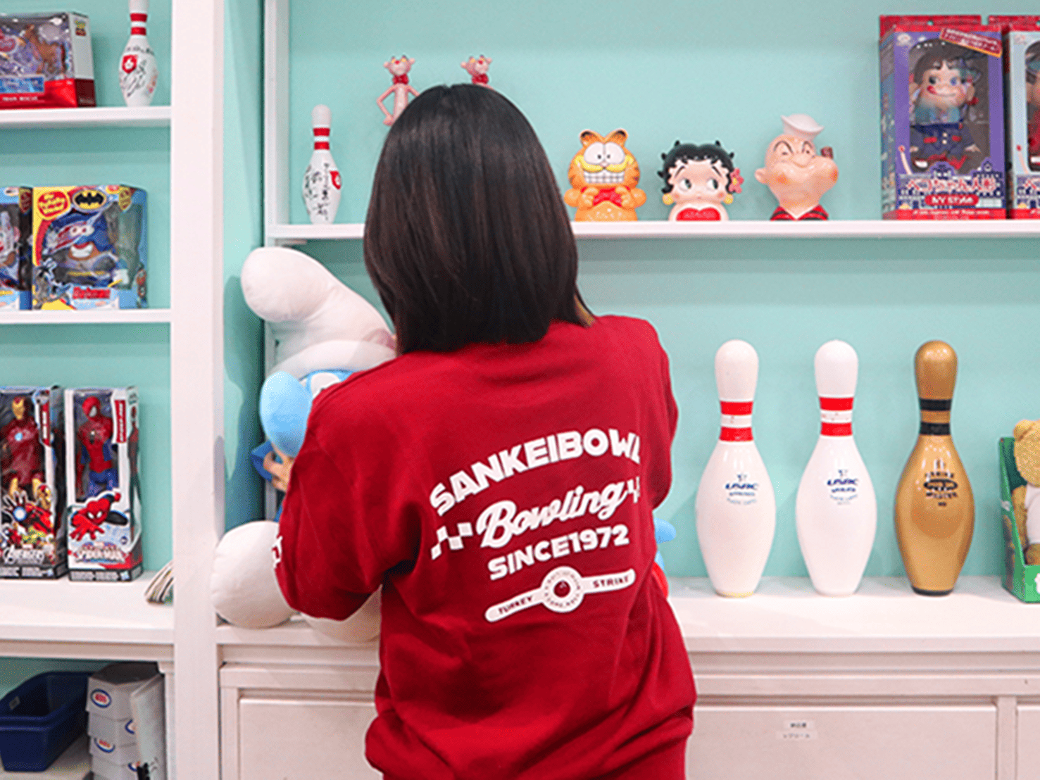 制服も店内の雰囲気にあわせてデザインを一新