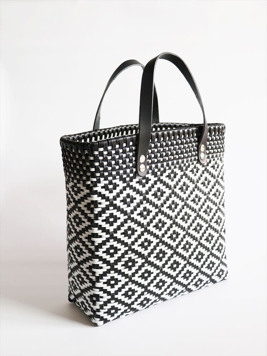 ダイヤ柄スクエアM ブラック×ホワイト