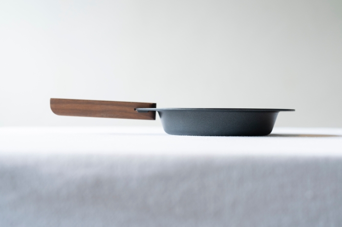 累計8万枚を超えたマルチグリドルの次に、“日常でも使える形”を追求。