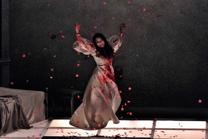 オペラ『ルチア~あるいはある花嫁の悲劇~』(ルチア:森谷真理) 撮影:三枝近志