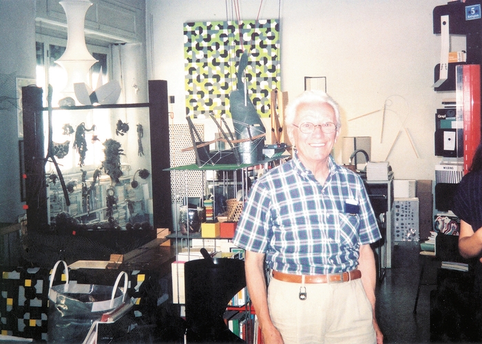 ブルーノ・ムナーリ(アトリエにて 1990年)