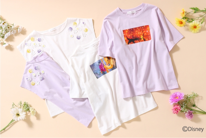 ノースリーブTシャツ¥4,500 、フォトTシャツ¥4,400(税込)