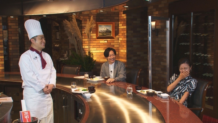 左から水田信二(和牛)、川西賢志郎(和牛)、小島瑠璃子