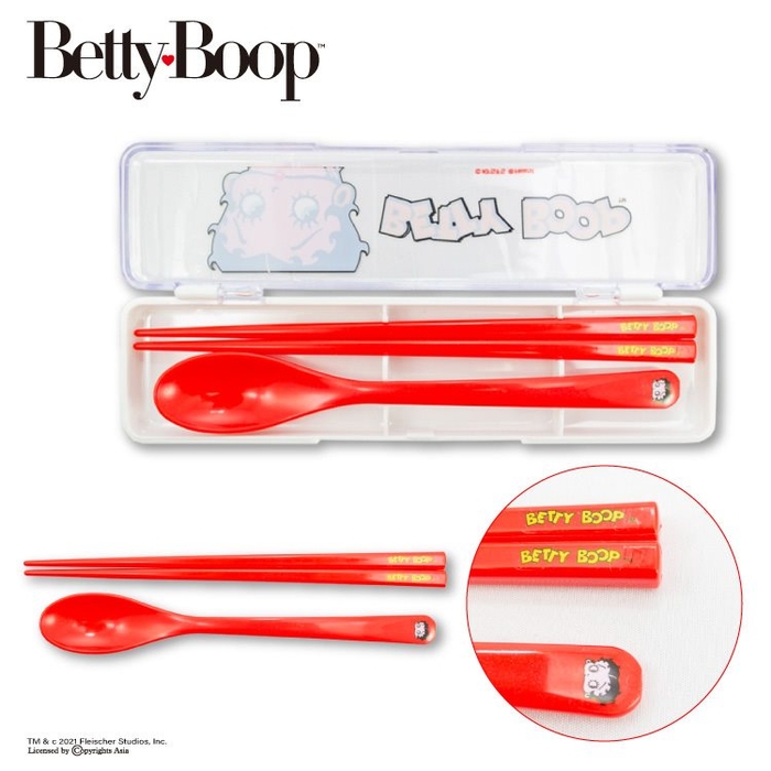 持ち手部分には可愛いロゴが♡