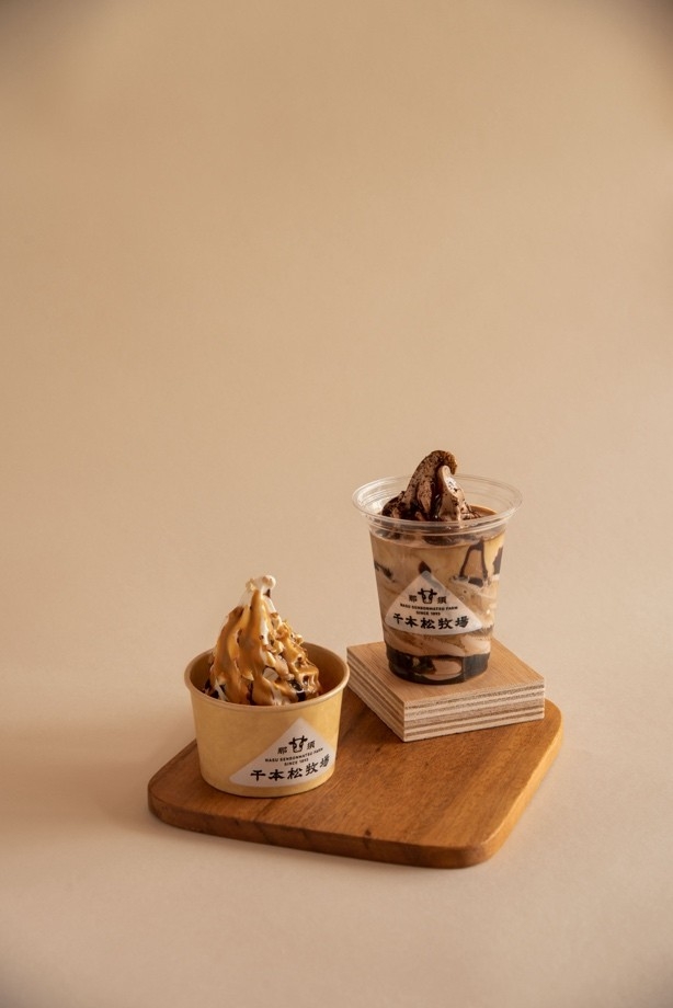 ・キャラメルナッツサンデー 580円 ・カフェモカシェイク 580円