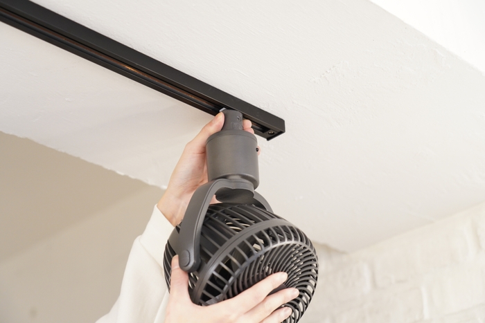 ワンタッチで簡単取付