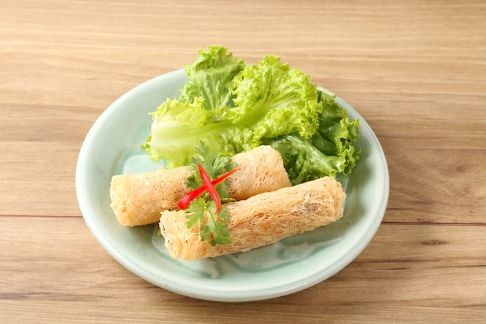 ポピア・トード・トムヤム/トムヤム味のライスペーパー揚げ春巻き