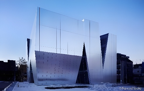 すみだ北斎美術館外観