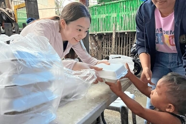 QQEnglish、オンライン英会話・SNS・メッセージカードで誰でも参加できる支援企画を実施｜セブ島の貧困地域に暮らす子どもたちへ“笑顔のクリスマス”を届ける企画を実施