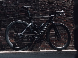 キャニオン、エアロード CF SLX「SPEED」エディションを発表 - 新型ディープリムホイール＆エアロドロップ採用の特別モデル