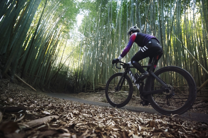 軽さのアドバンテージは、レースだけでなくロングライドにも威力を発揮 Photo: shinichi / にんにんサイクル