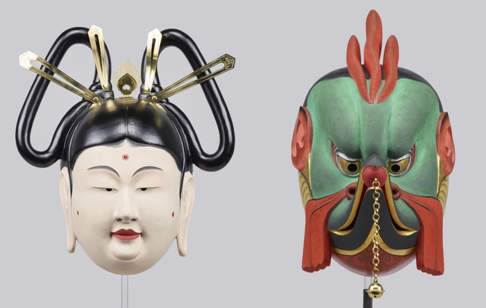 画像1. 伎楽面 復元模造(左:「呉女」高376×幅330mm、右:「迦楼羅」高371×幅225mm)