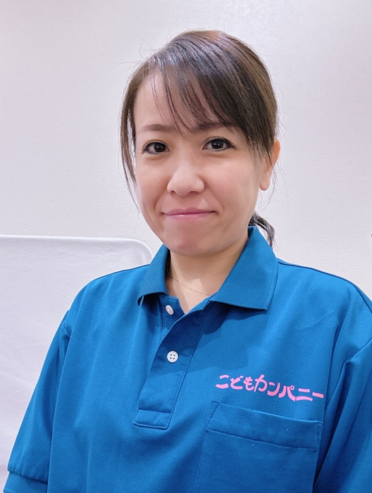 日祝保育責任者の大橋です!リトミックやアートの講師でもあり、保育歴23年のベテランです♪