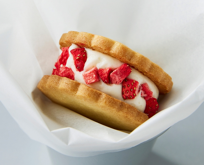 「バターサンド ミルキーいちご」380円(税込418円)