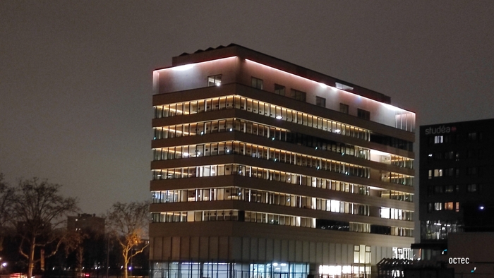 建築物「LUMEN」 2022年1月時点(3月完成予定)