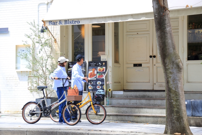 RENAULT Marseille206E 車体カラー:Beige/Renault Orange(2)