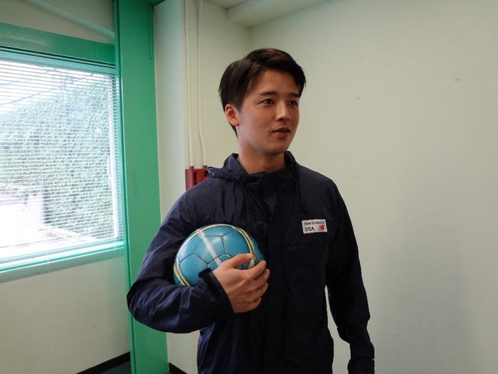 Jリーグのサッカースクールコーチ経験者の 牧野が担当します!